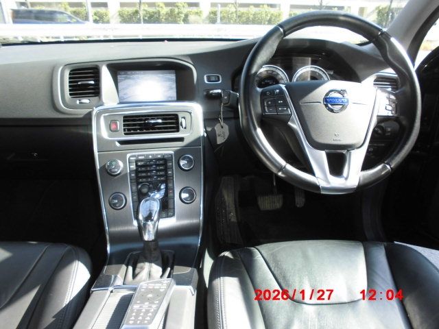 VOLVO V60 2012 Image 31