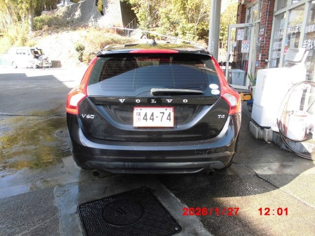 VOLVO V60 2012 Image 31