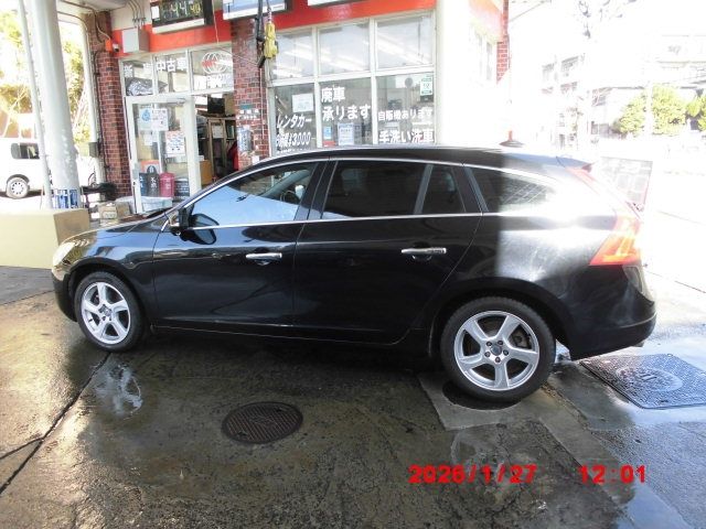 VOLVO V60 2012 Image 31