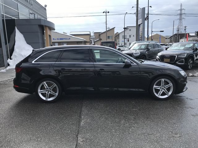 AUDI A4 AVANT 2019 Image 31