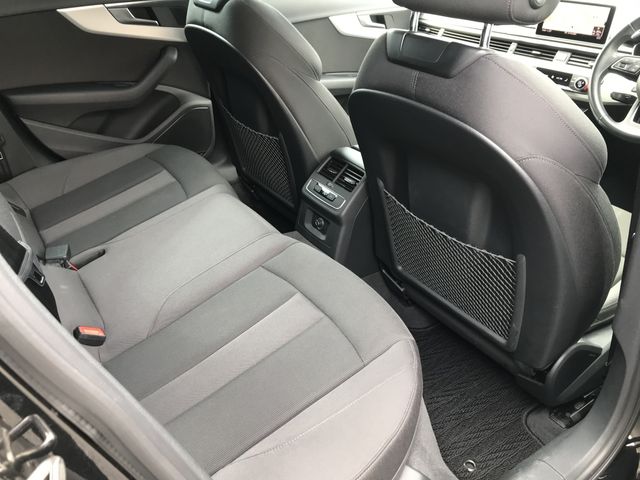AUDI A4 AVANT 2019 Image 31