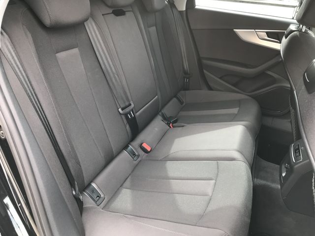 AUDI A4 AVANT 2019 Image 31