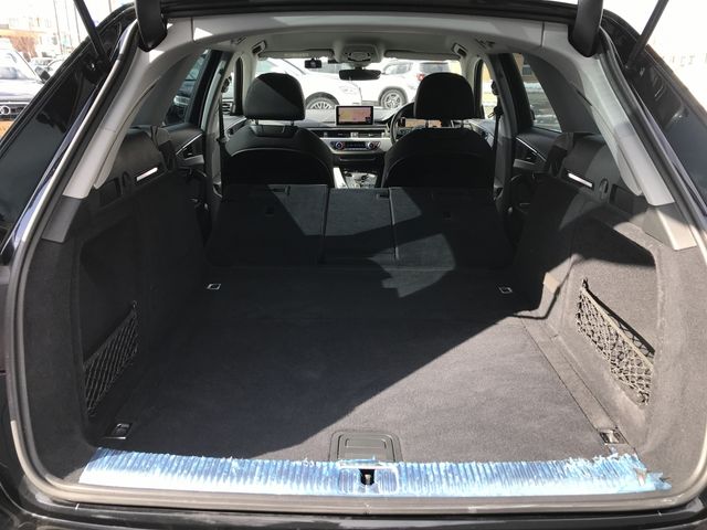 AUDI A4 AVANT 2019 Image 31