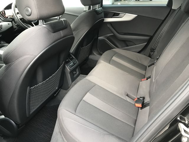 AUDI A4 AVANT 2019 Image 31