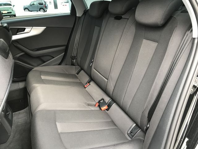 AUDI A4 AVANT 2019 Image 31