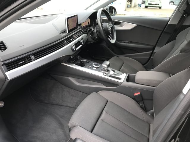 AUDI A4 AVANT 2019 Image 31