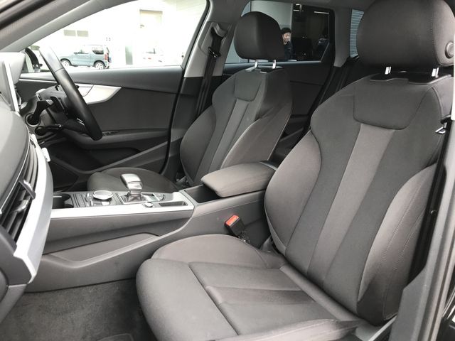 AUDI A4 AVANT 2019 Image 31