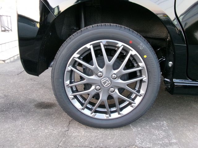 HONDA N BOX CUSTOM 4WD 2025 Image 31