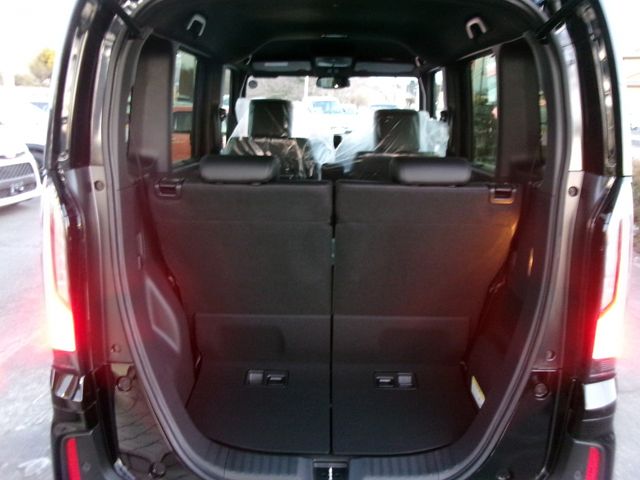 HONDA N BOX CUSTOM 4WD 2025 Image 31