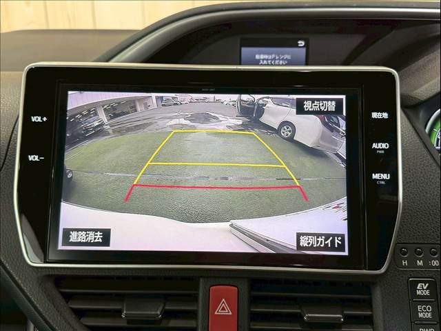 TOYOTA VOXY HYBRID 2017 Image 31