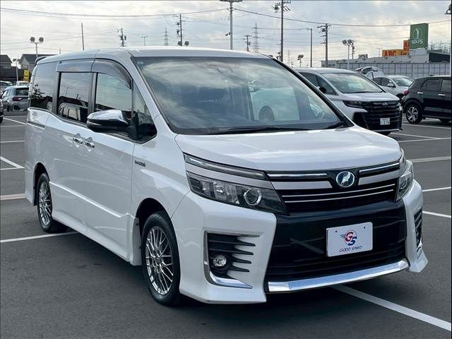 TOYOTA VOXY HYBRID 2017 Image 31