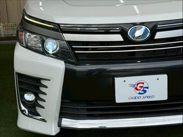 TOYOTA VOXY HYBRID 2017 Image 31