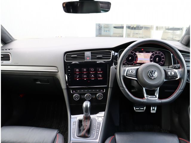 VOLKSWAGEN GOLF GTI 2018 Image 31