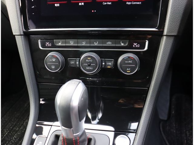 VOLKSWAGEN GOLF GTI 2018 Image 31