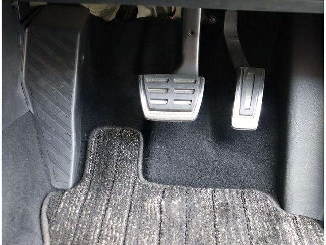 VOLKSWAGEN GOLF GTI 2018 Image 31