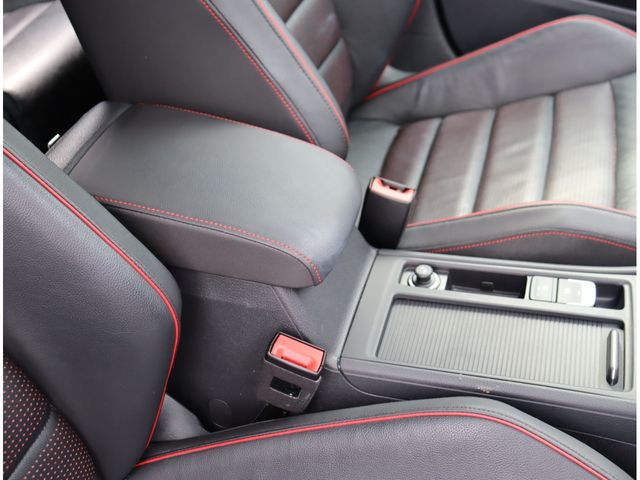 VOLKSWAGEN GOLF GTI 2018 Image 31