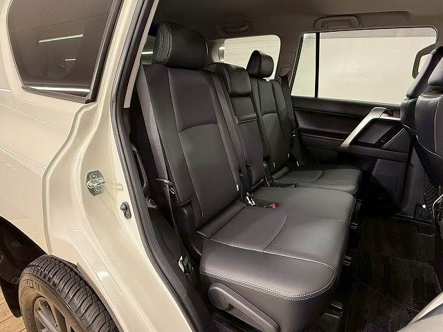 TOYOTA LANDCRUISER PRADO 2023 Image 31