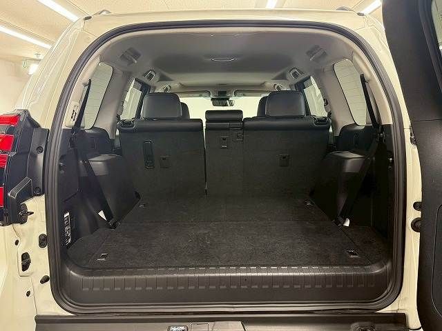 TOYOTA LANDCRUISER PRADO 2023 Image 31