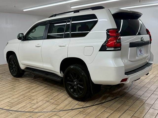 TOYOTA LANDCRUISER PRADO 2023 Image 31