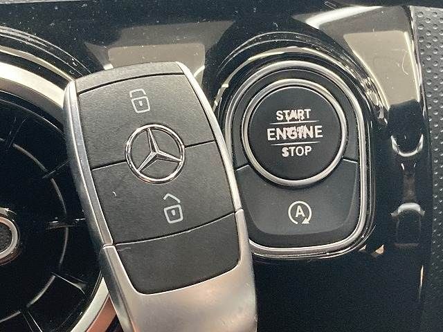 MERCEDES BENZ A CLAS 2018 Image 31