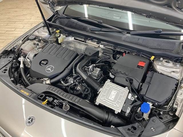 MERCEDES BENZ A CLAS 2018 Image 31