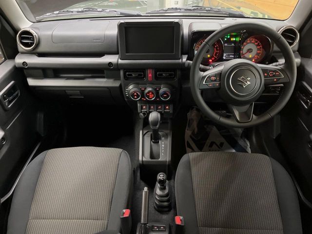 SUZUKI JIMNY NOMADE 2025 Image 31