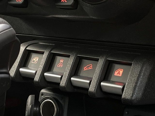 SUZUKI JIMNY NOMADE 2025 Image 31