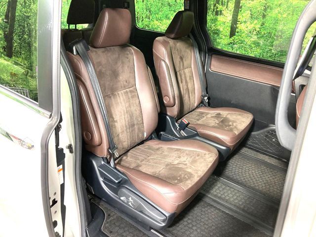 TOYOTA ESQUIRE HYBRID 2018 Image 31