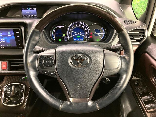 TOYOTA ESQUIRE HYBRID 2018 Image 31