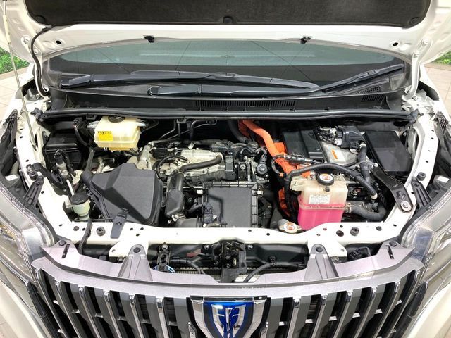 TOYOTA ESQUIRE HYBRID 2018 Image 31