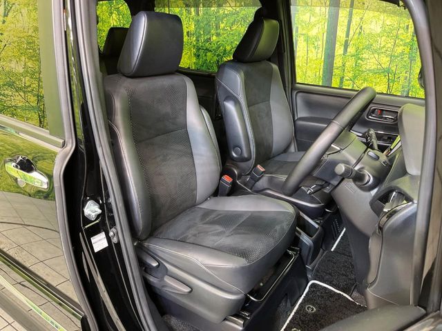 TOYOTA VOXY HYBRID 2021 Image 31