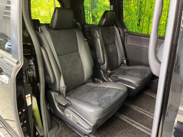 TOYOTA VOXY HYBRID 2021 Image 31