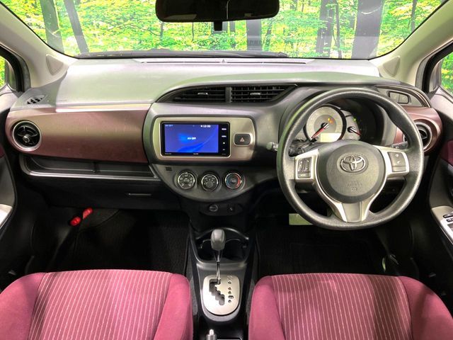TOYOTA VITZ 2017 Image 31