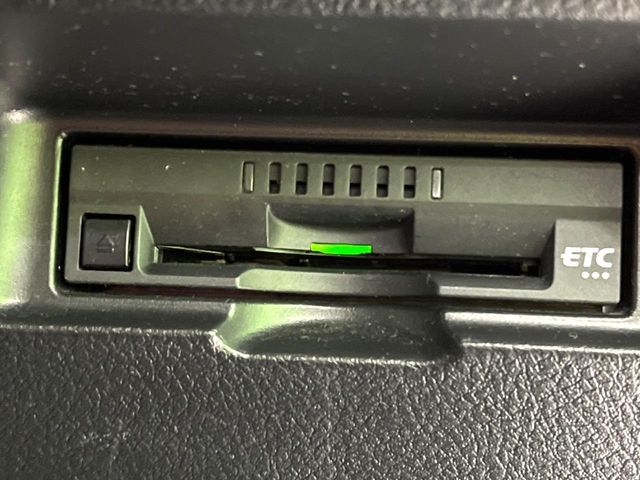 TOYOTA VITZ 2017 Image 31