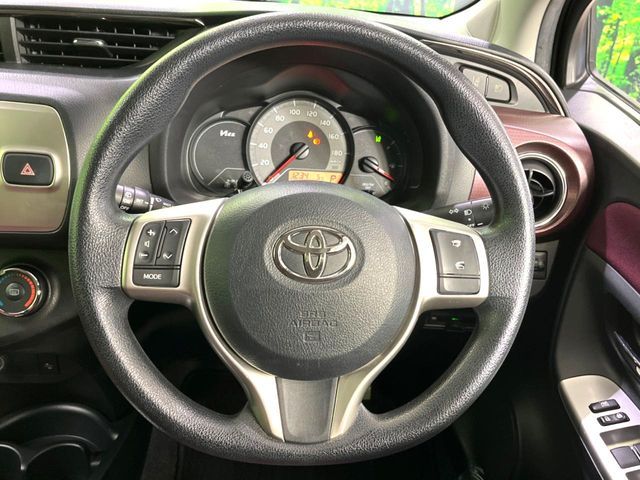 TOYOTA VITZ 2017 Image 31
