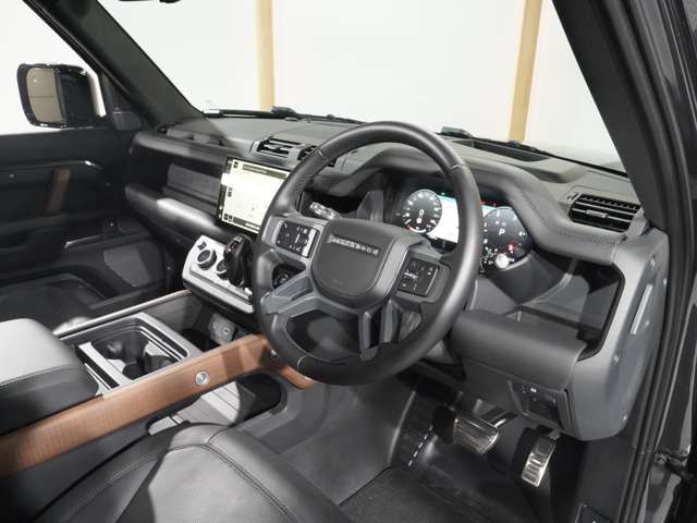 ROVER DEFENDER 2024 Image 31