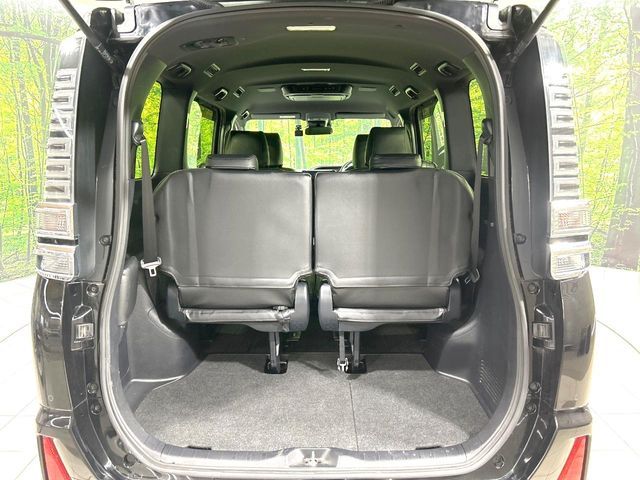 TOYOTA VOXY HYBRID 2019 Image 31