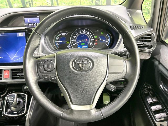 TOYOTA VOXY HYBRID 2019 Image 31