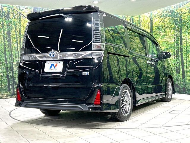 TOYOTA VOXY HYBRID 2019 Image 31