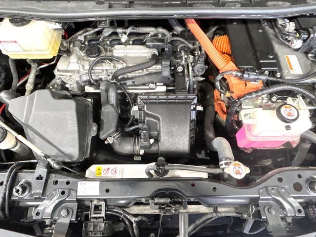 TOYOTA VOXY HYBRID 2019 Image 31