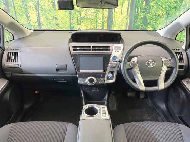 TOYOTA PRIUS ALPHA 2014 Image 31