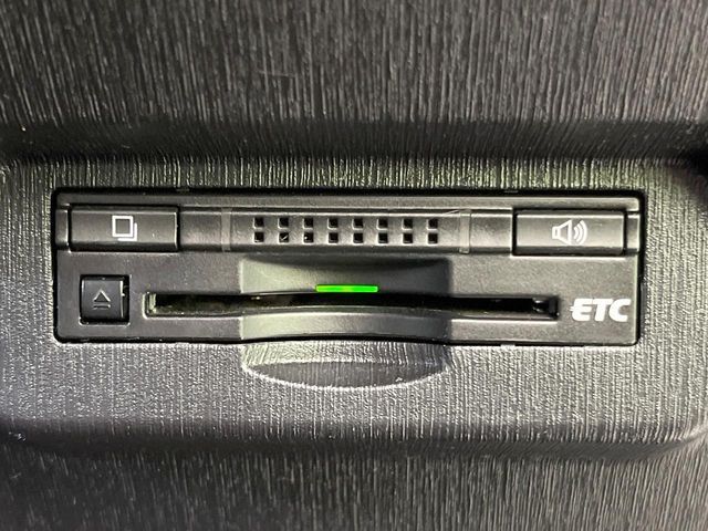 TOYOTA PRIUS ALPHA 2014 Image 31