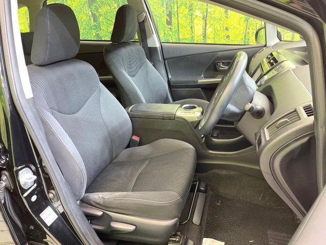 TOYOTA PRIUS ALPHA 2014 Image 31