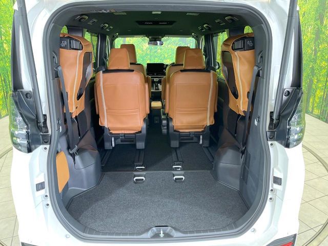 TOYOTA VOXY HYBRID 2024 Image 31