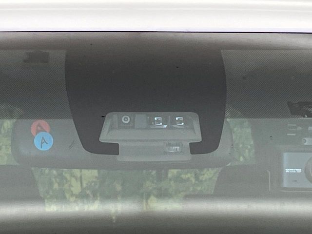 TOYOTA VOXY 2017 Image 31