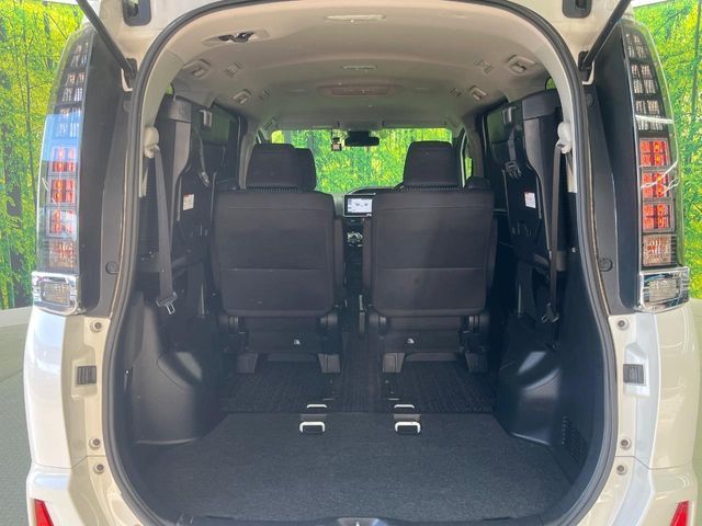 TOYOTA VOXY 2017 Image 31