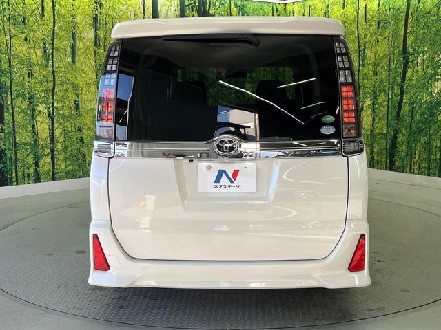 TOYOTA VOXY 2017 Image 31