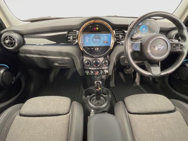 BMW MINI COOPER D 5DOOR 2022 Image 31