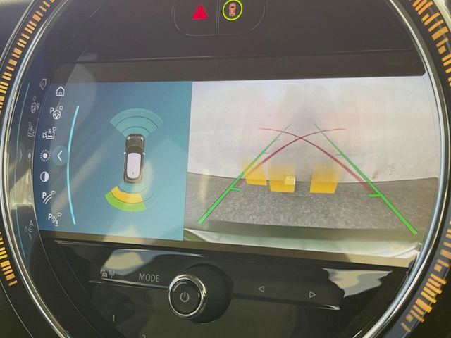 BMW MINI COOPER D 5DOOR 2022 Image 31