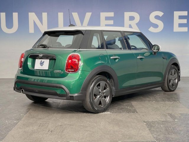 BMW MINI COOPER D 5DOOR 2022 Image 31